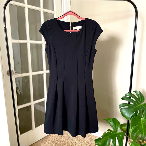 Michael Kors Dresses & Skirts - Michael Kors Black and Gold Zipper Dress (8)